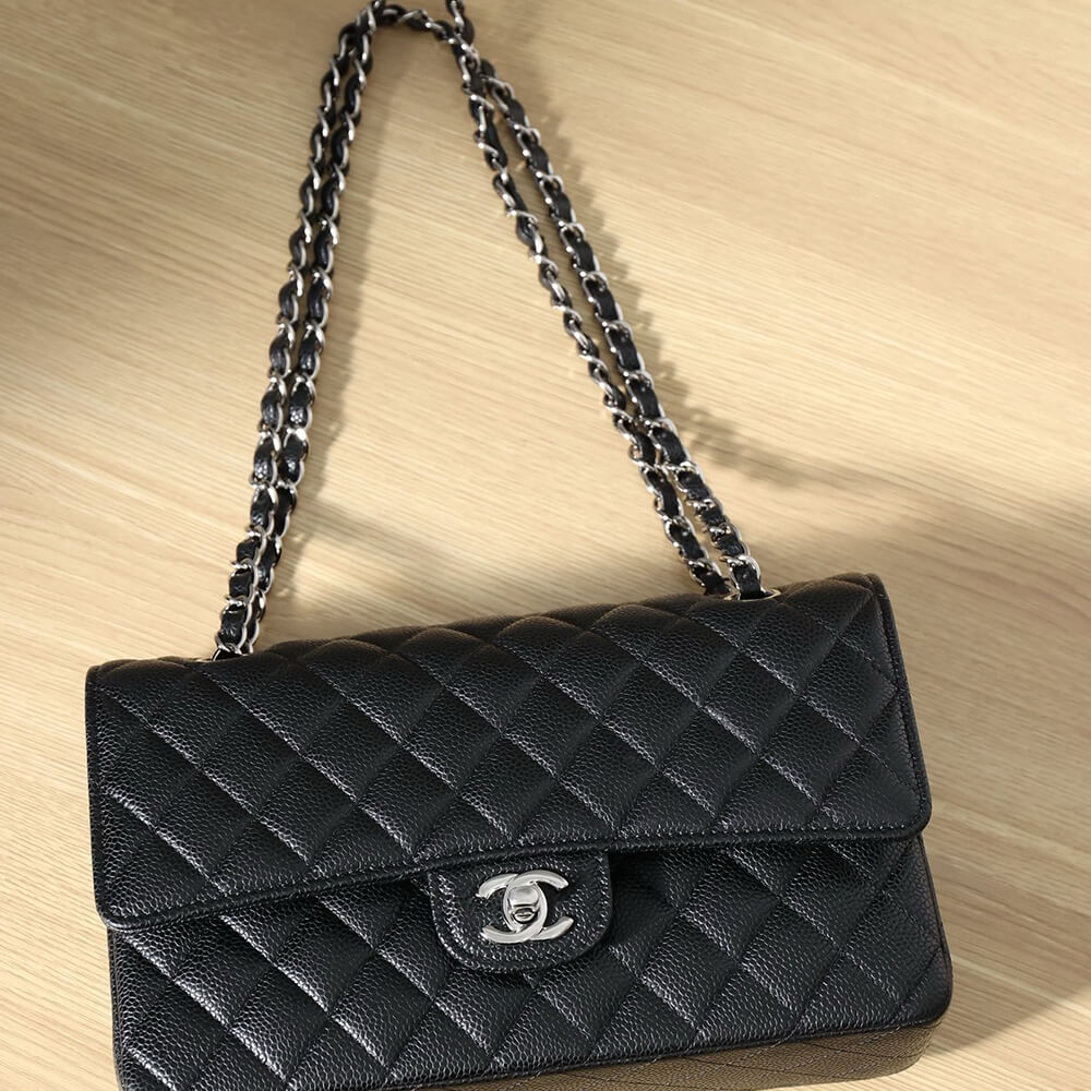 CHANEL Classic Flap Handbag(tax-free grade)