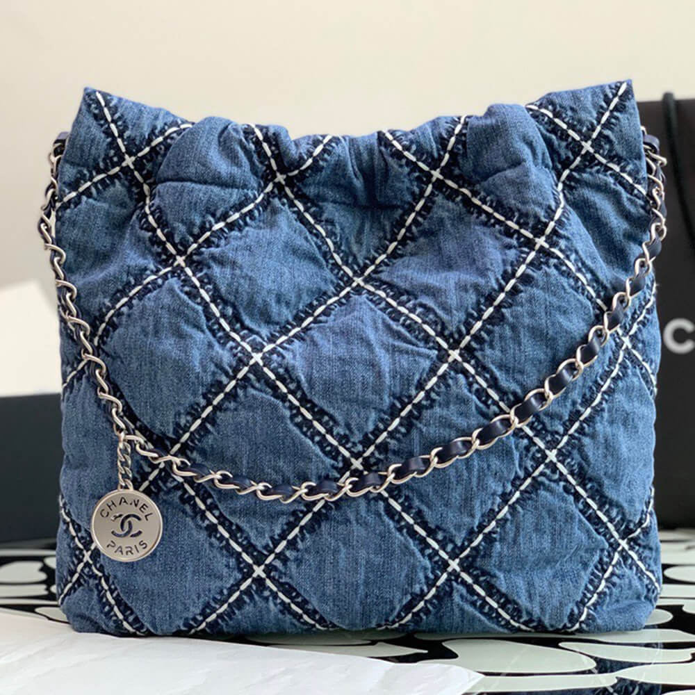 CHANEL 22 SMALL HANDBAG