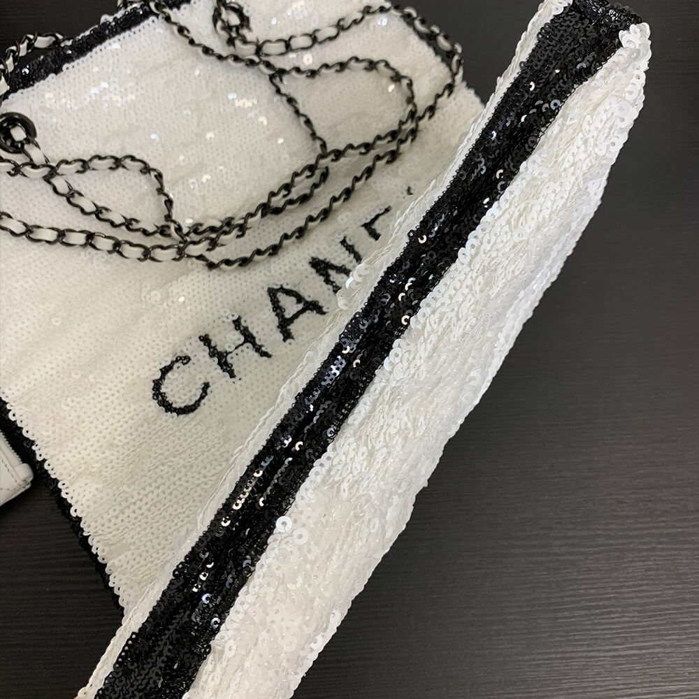 CHANEL SHOPPING BAG