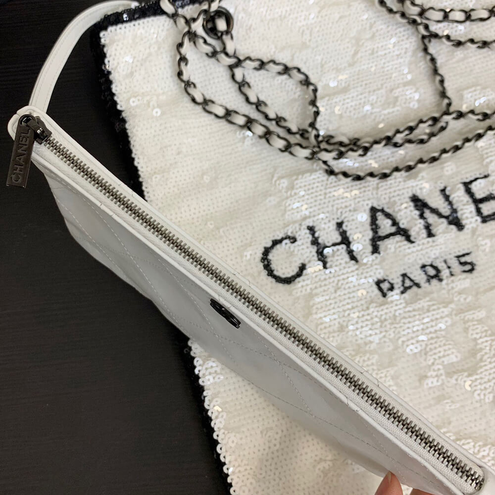 CHANEL SHOPPING BAG