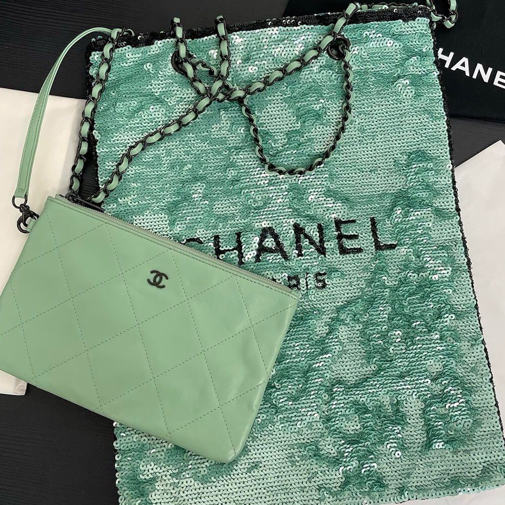 CHANEL SHOPPING BAG