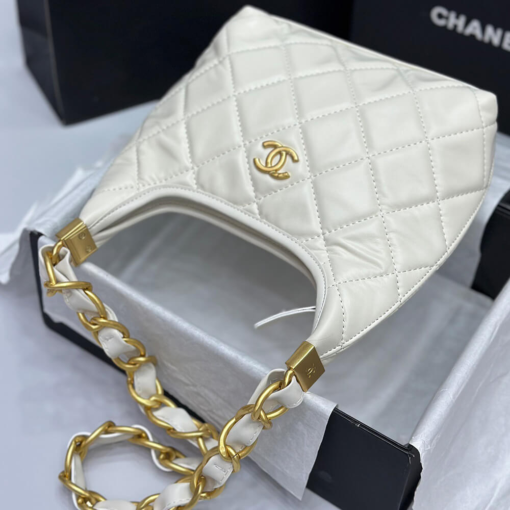 16832-4 CHANEL SMALL HOBO BAG