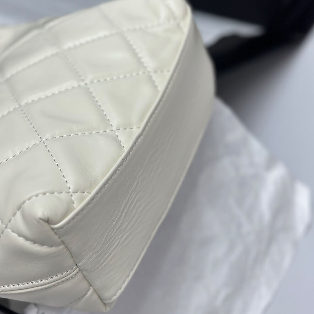 16832-5 CHANEL SMALL HOBO BAG