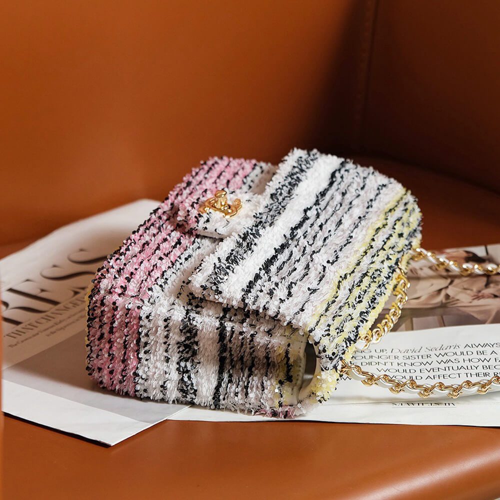 16840-5 CHANEL SMALL FLAP BAG