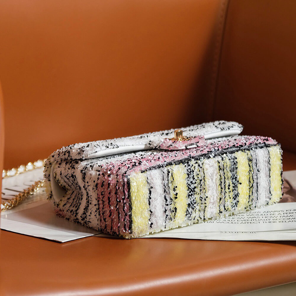 16840-6 CHANEL SMALL FLAP BAG