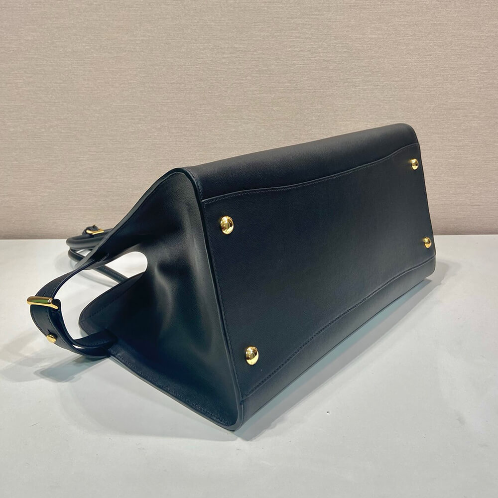 Prada Large leather tote bag(high-end grade)