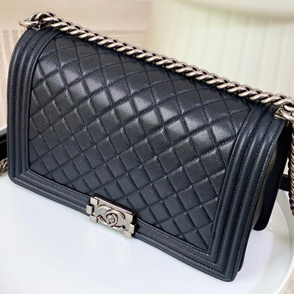 LARGE BOY CHANEL HANDBAG(HIGH-END GRADE)