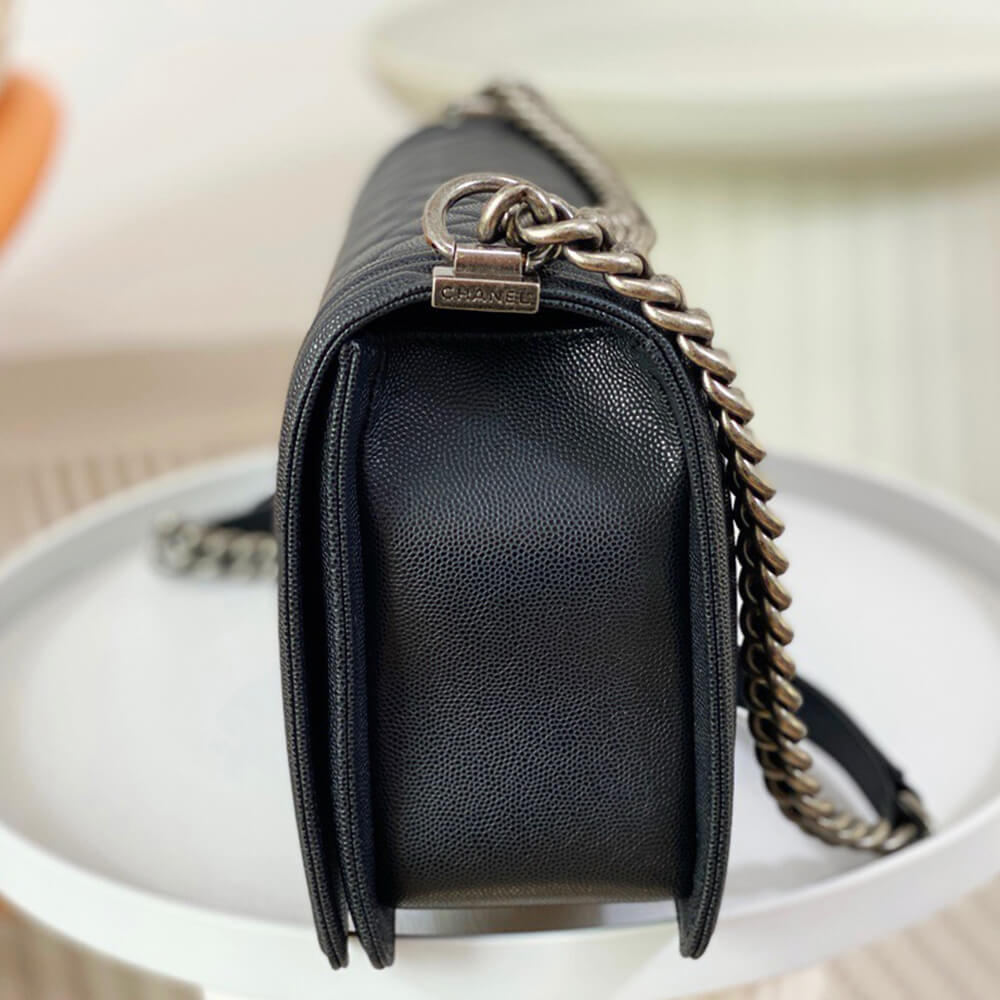 LARGE BOY CHANEL HANDBAG(HIGH-END GRADE)