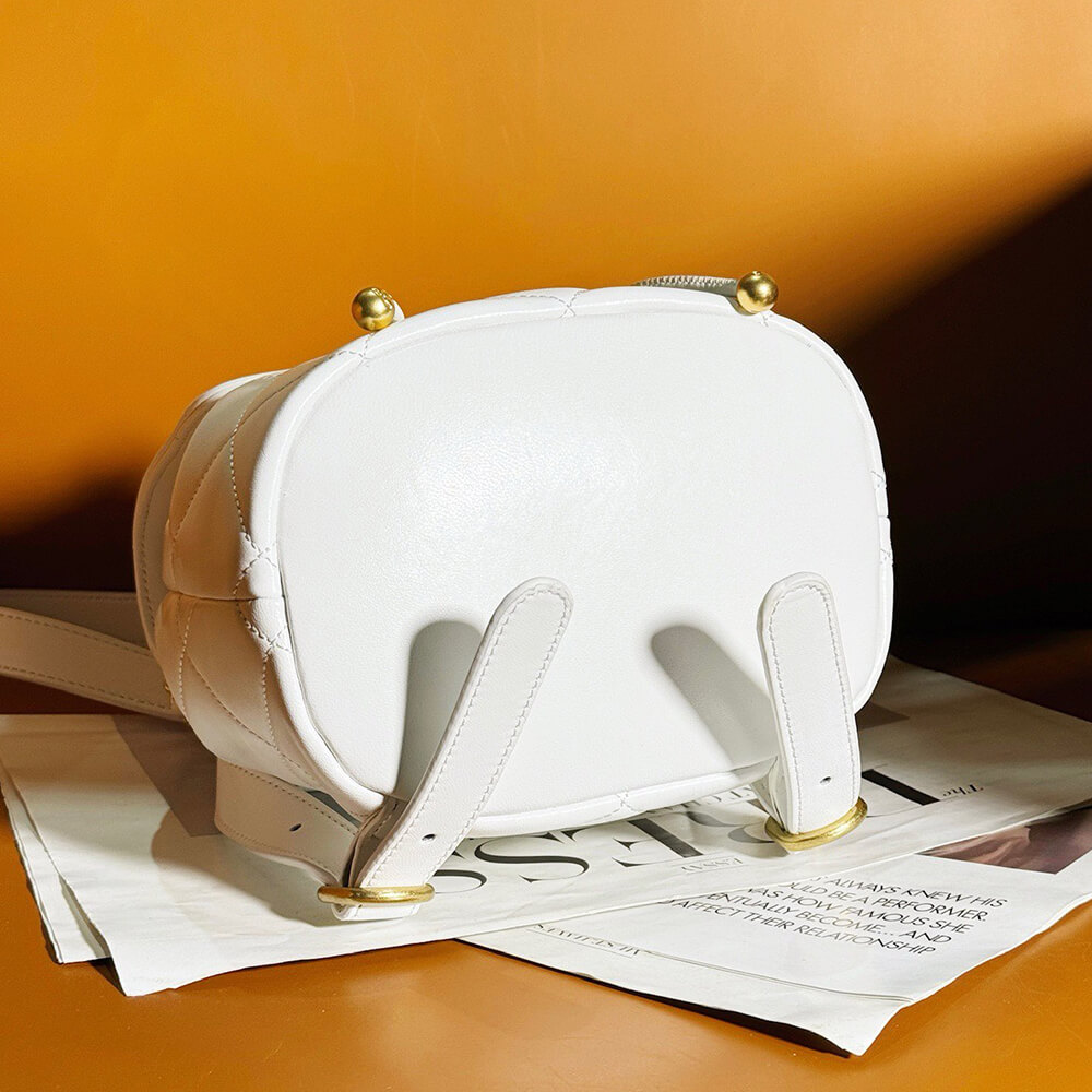 CHANEL BACKPACK(HIGH-END GRADE)