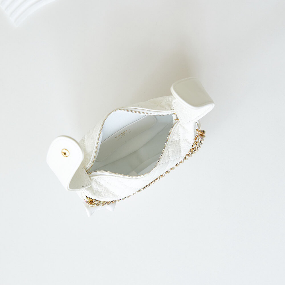 17029-8 Chanel Pouch