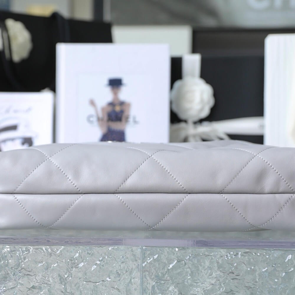 CHANEL 22 HANDBAG(high-end grade)