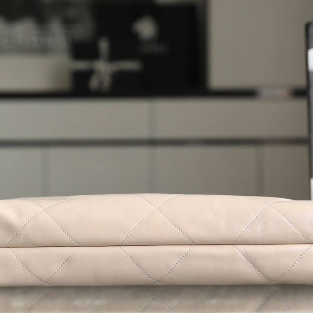 CHANEL 22 HANDBAG(high-end grade)