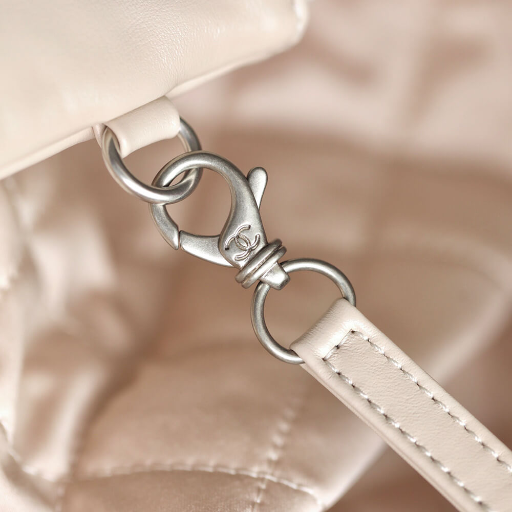 CHANEL 22 HANDBAG(high-end grade)