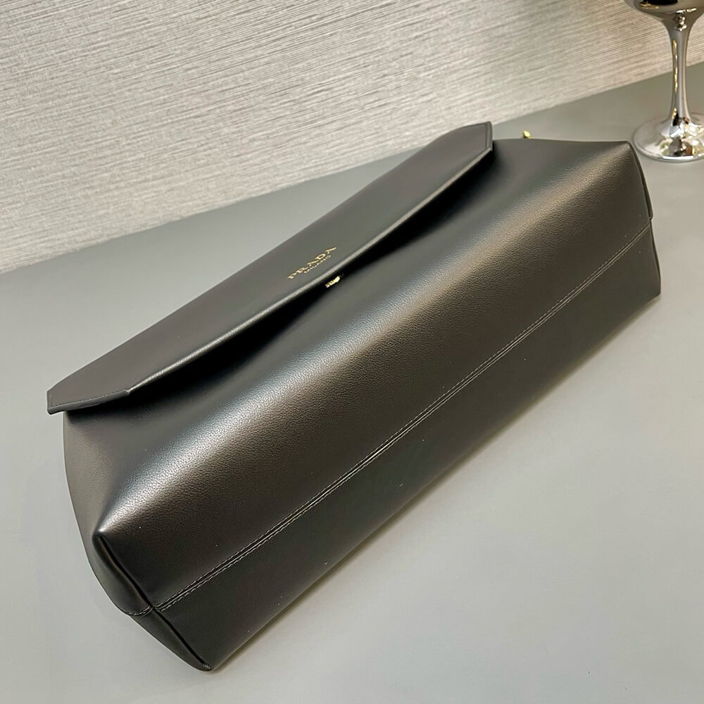 Prada Medium leather shoulder bag (HIGH-END GRADE)