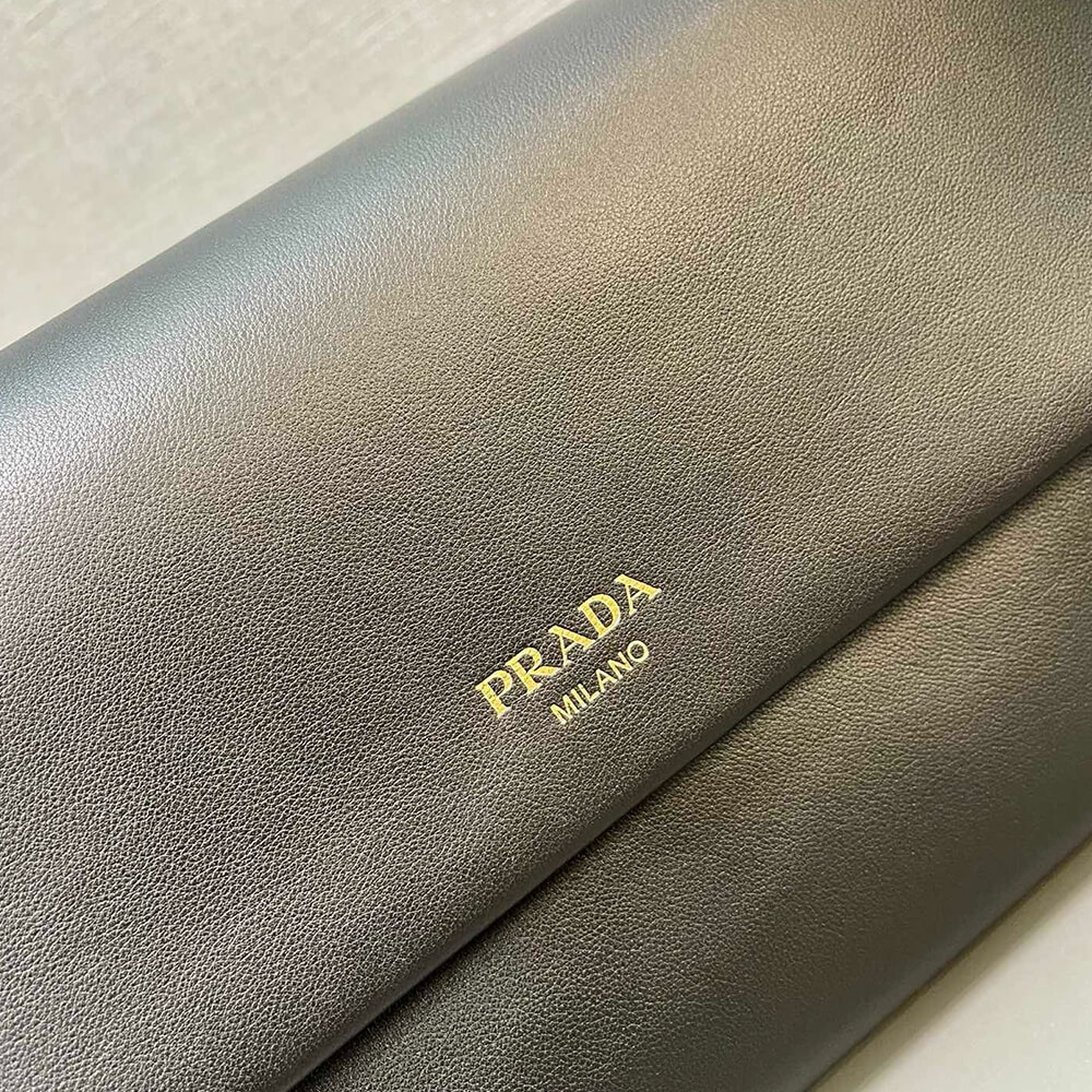 Prada Medium leather shoulder bag (HIGH-END GRADE)