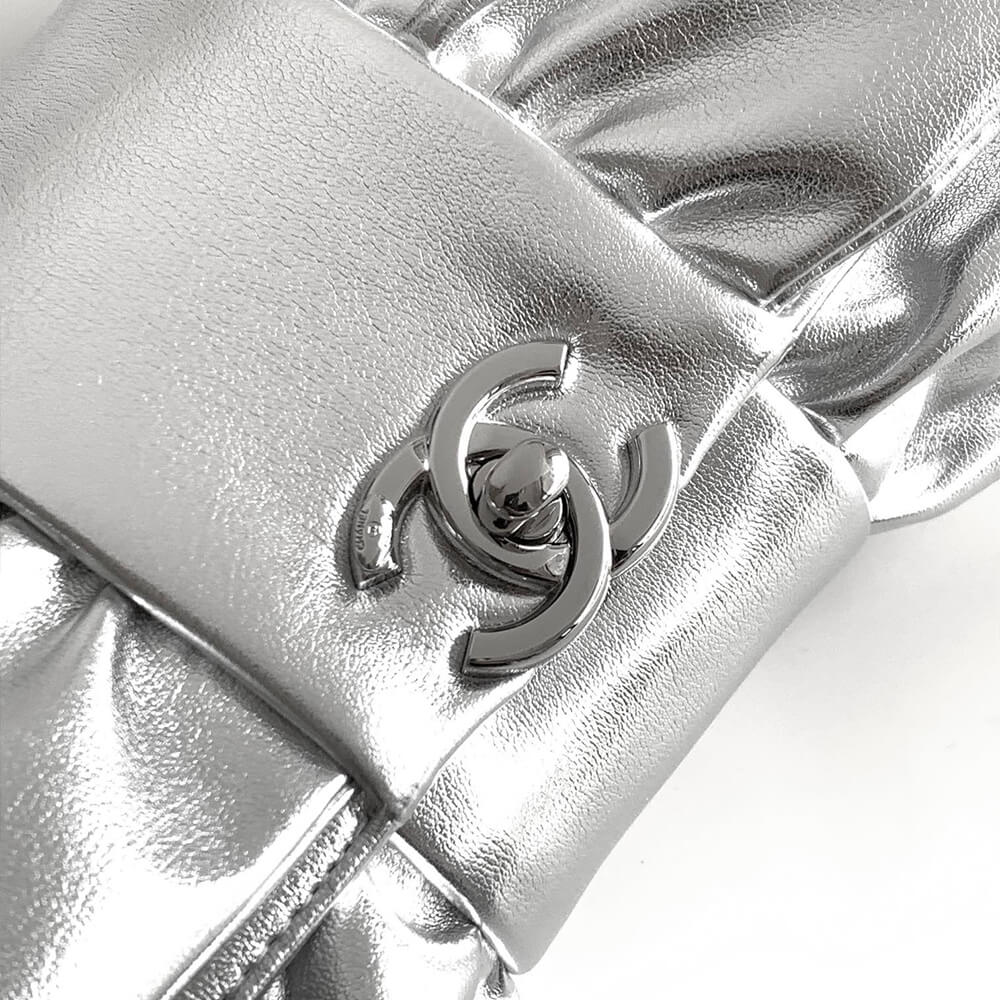 17118-6 CHANEL Clutch