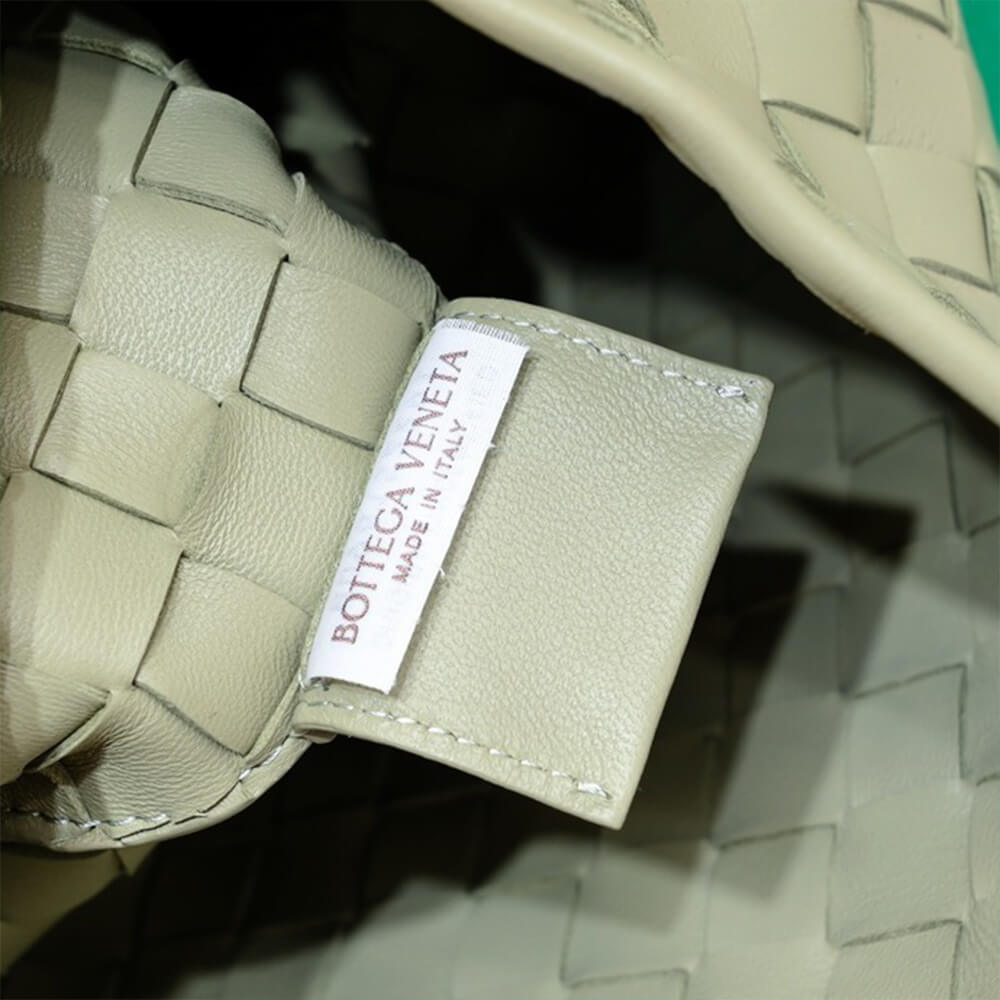 Bottega Veneta Medium Sardine