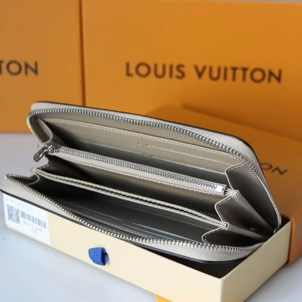 17249-7 LV Zippy Wallet