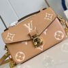 17351-3 LV Pochette Metis East West