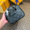 LV Dopp Kit