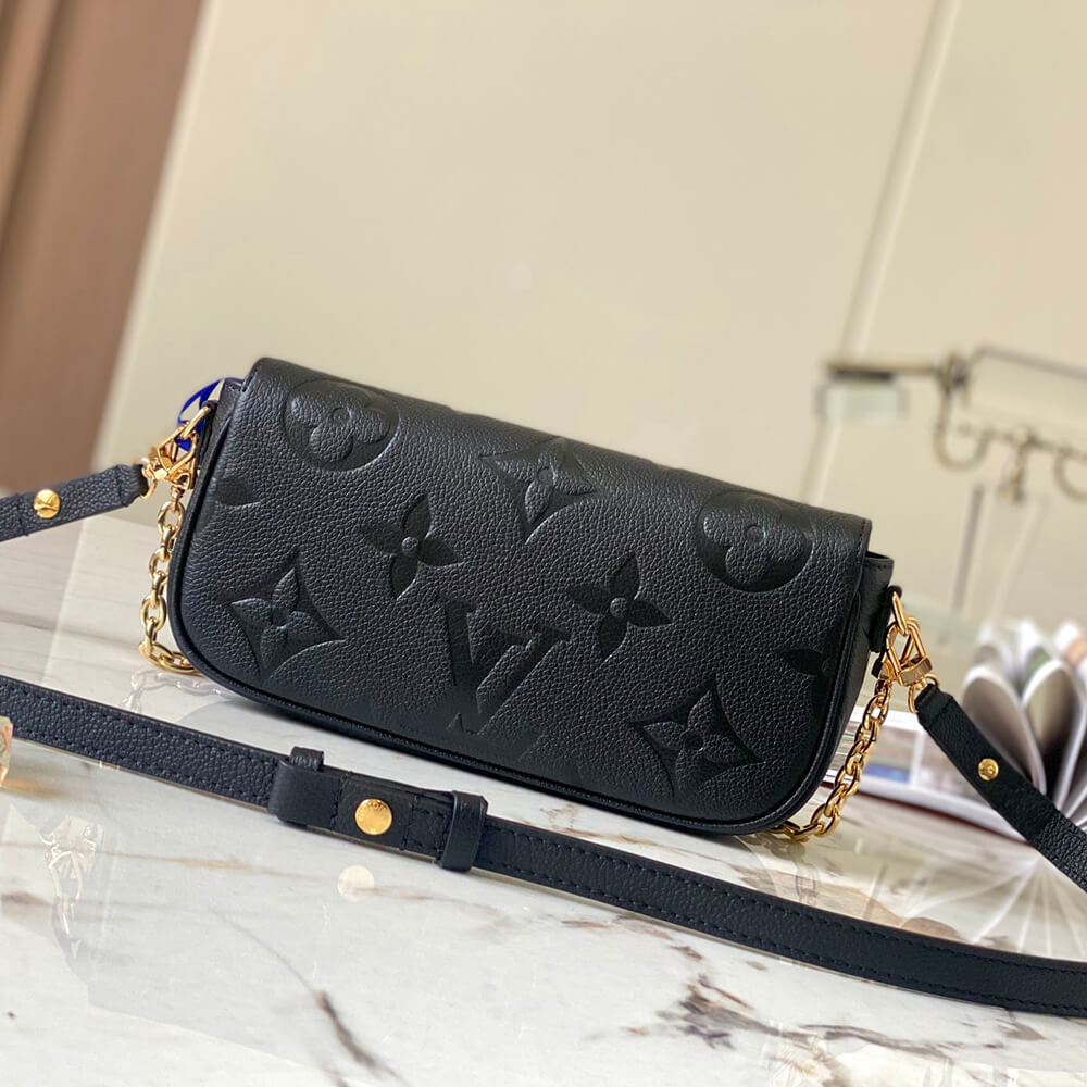 LV Wallet On Chain Ivy