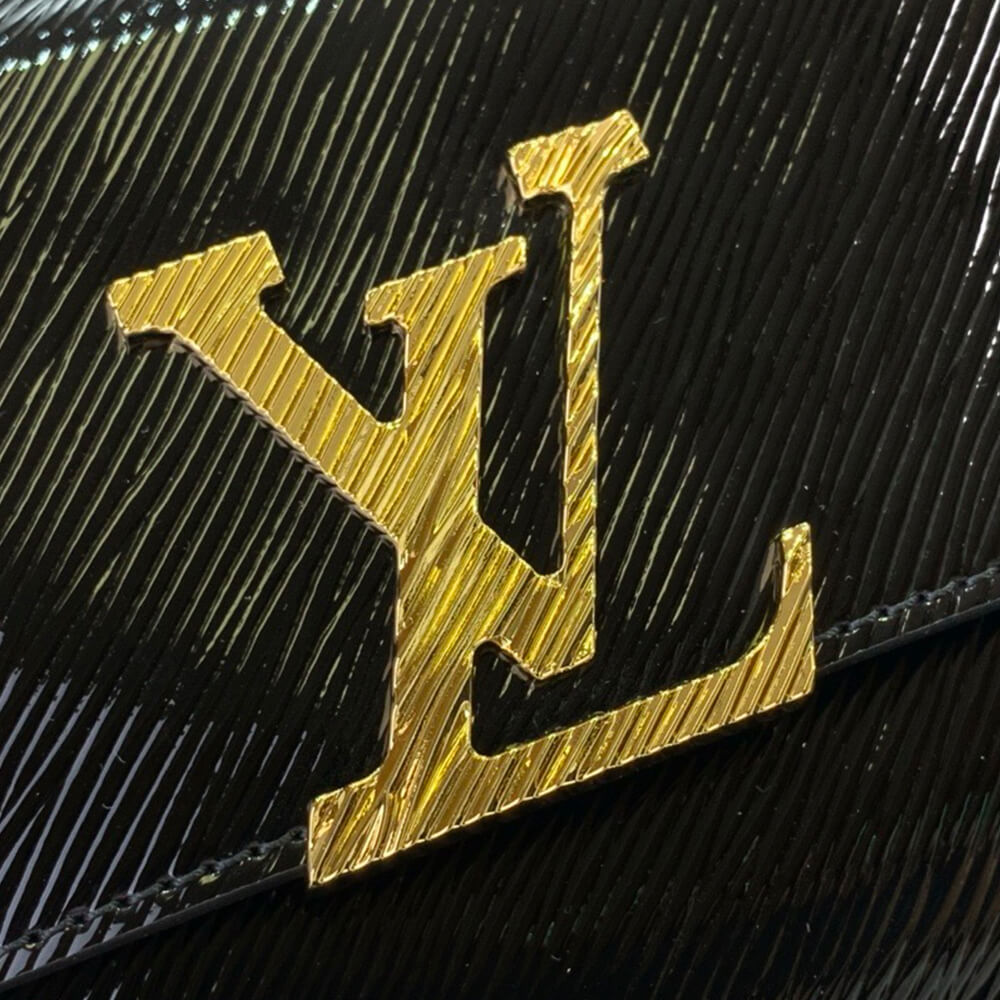 LV Pochette Louise