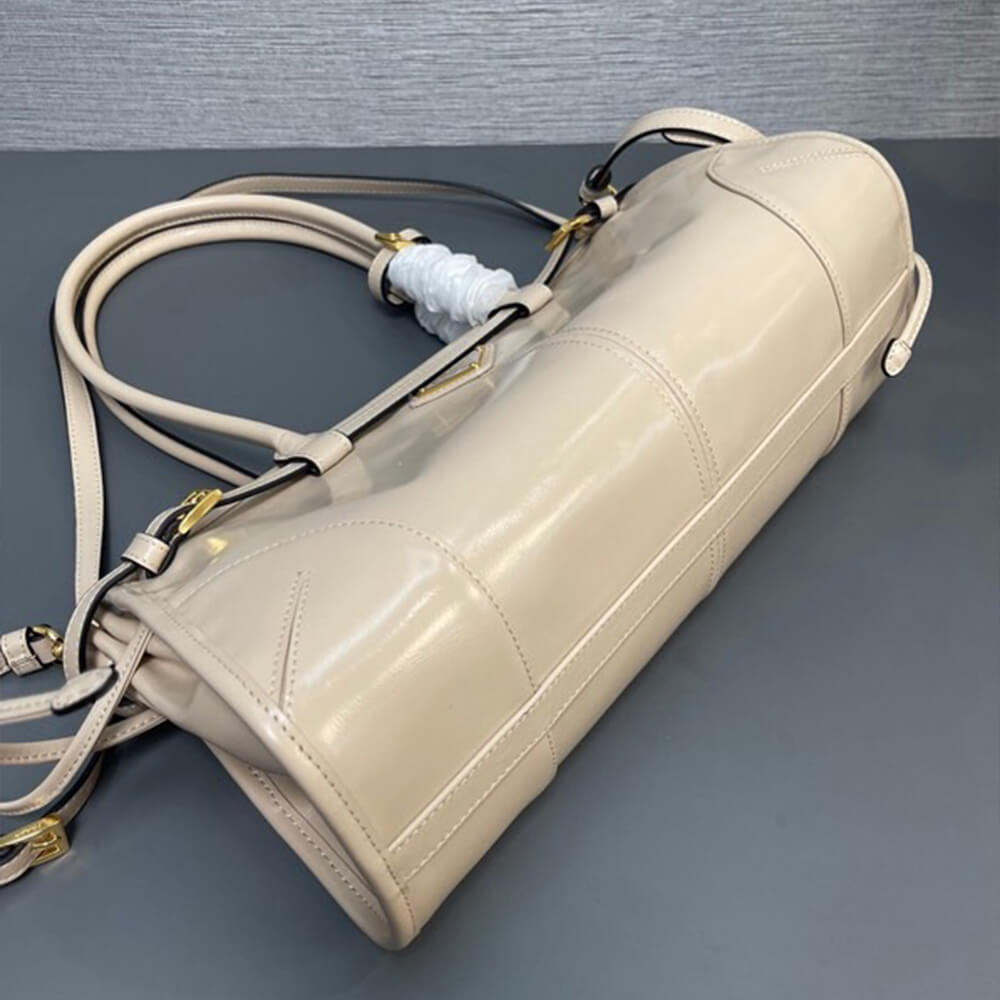 Prada Medium leather handbag(high-end grade)