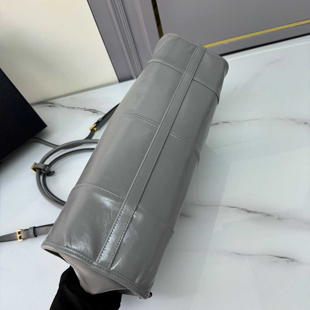 Prada Large leather handbag(high-end grade)