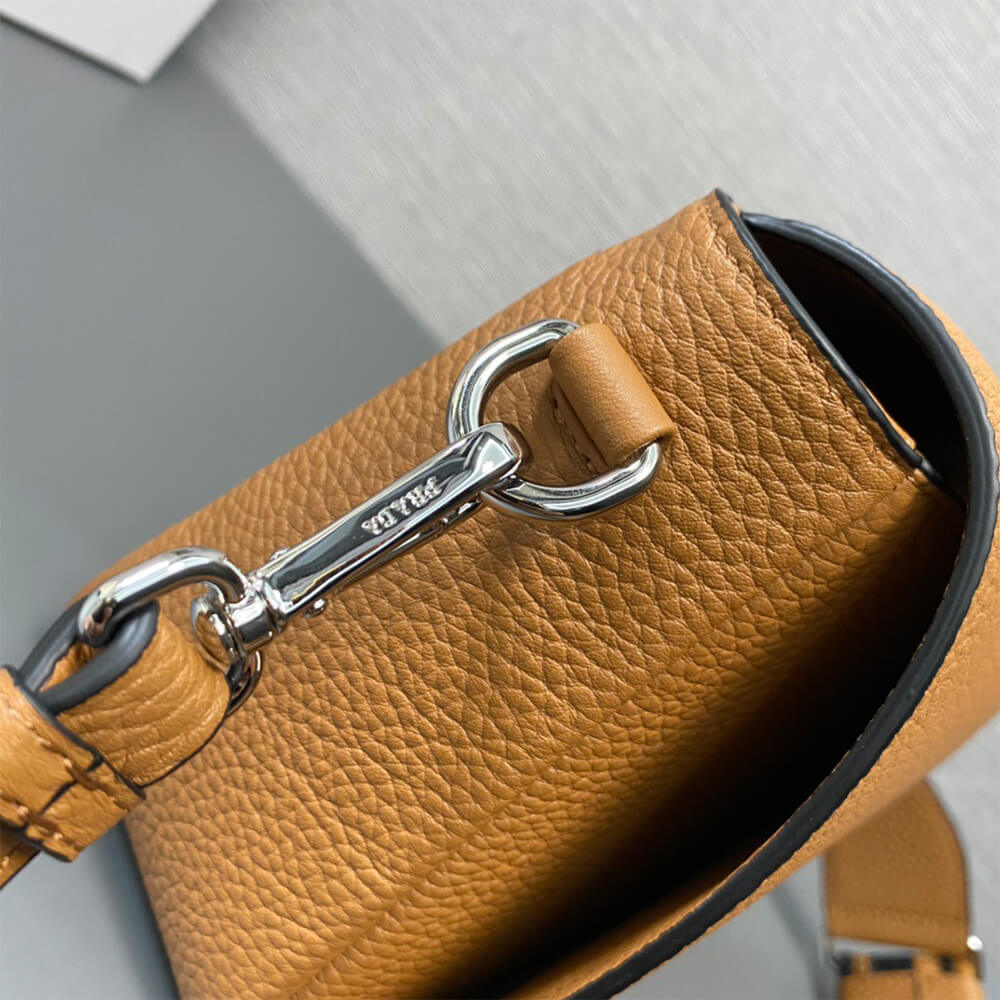 Prada Leather shoulder bag(high-end grade)