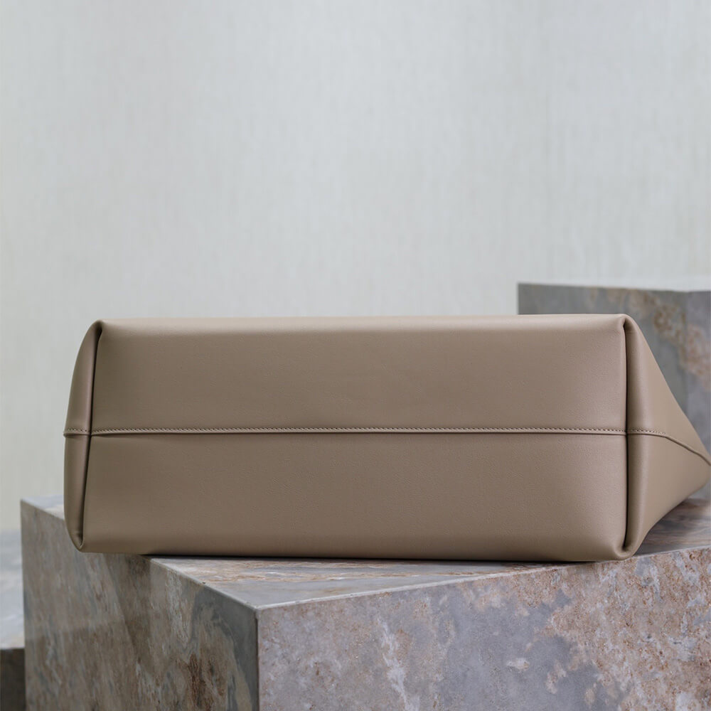 17956-5 YSL Shopping Saint Laurent leather