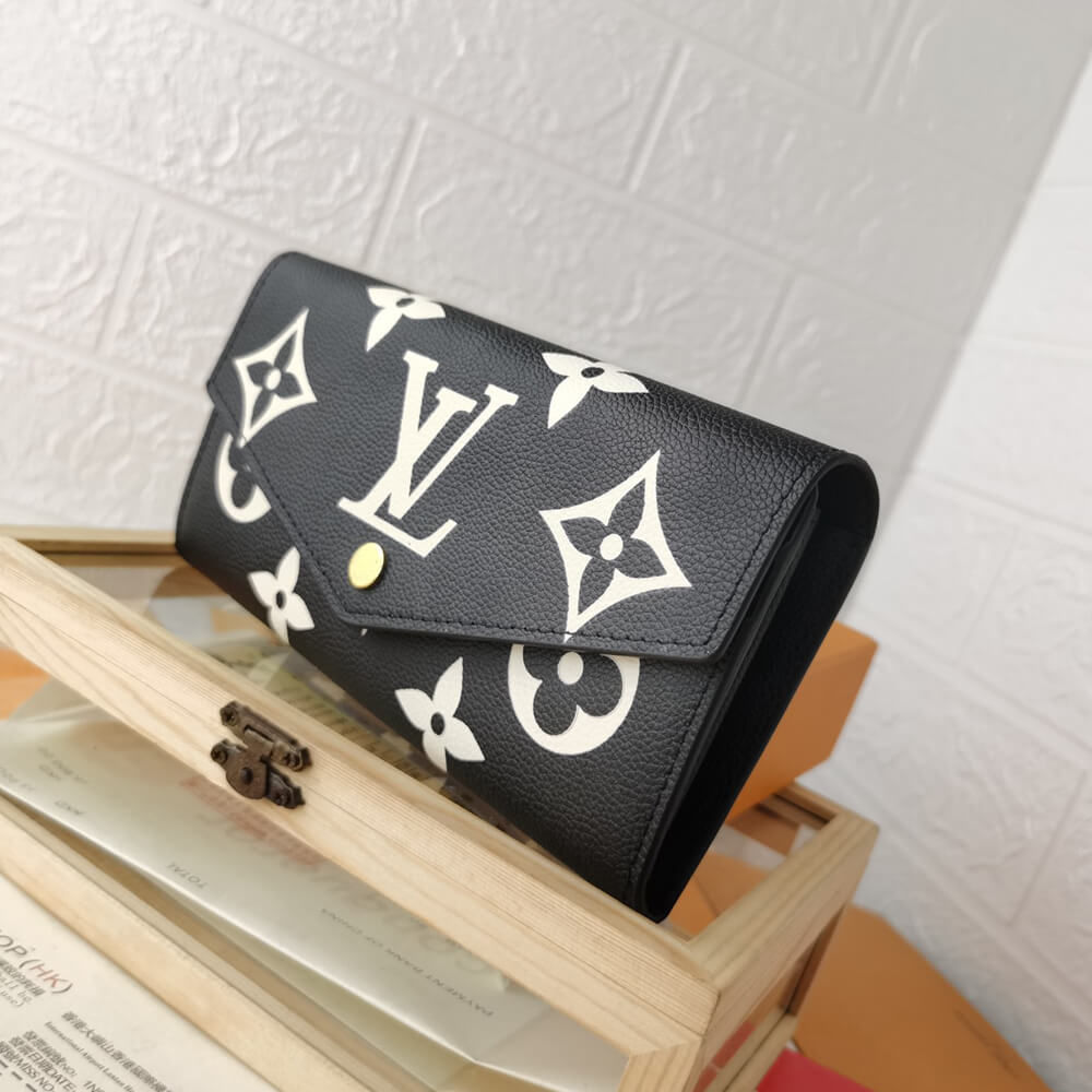 18042-3 LV Sarah Wallet
