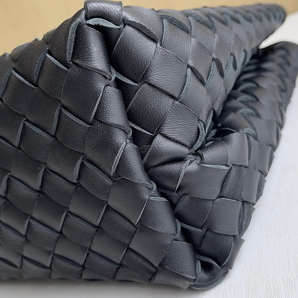 Bottega Veneta Medium Andiamo(TAX-FREE GRADE)