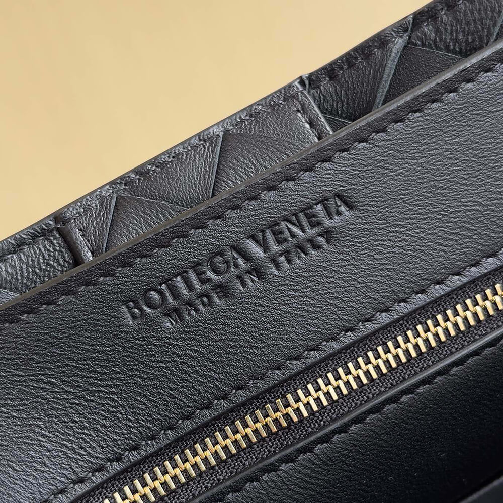 Bottega Veneta Medium Andiamo(TAX-FREE GRADE)
