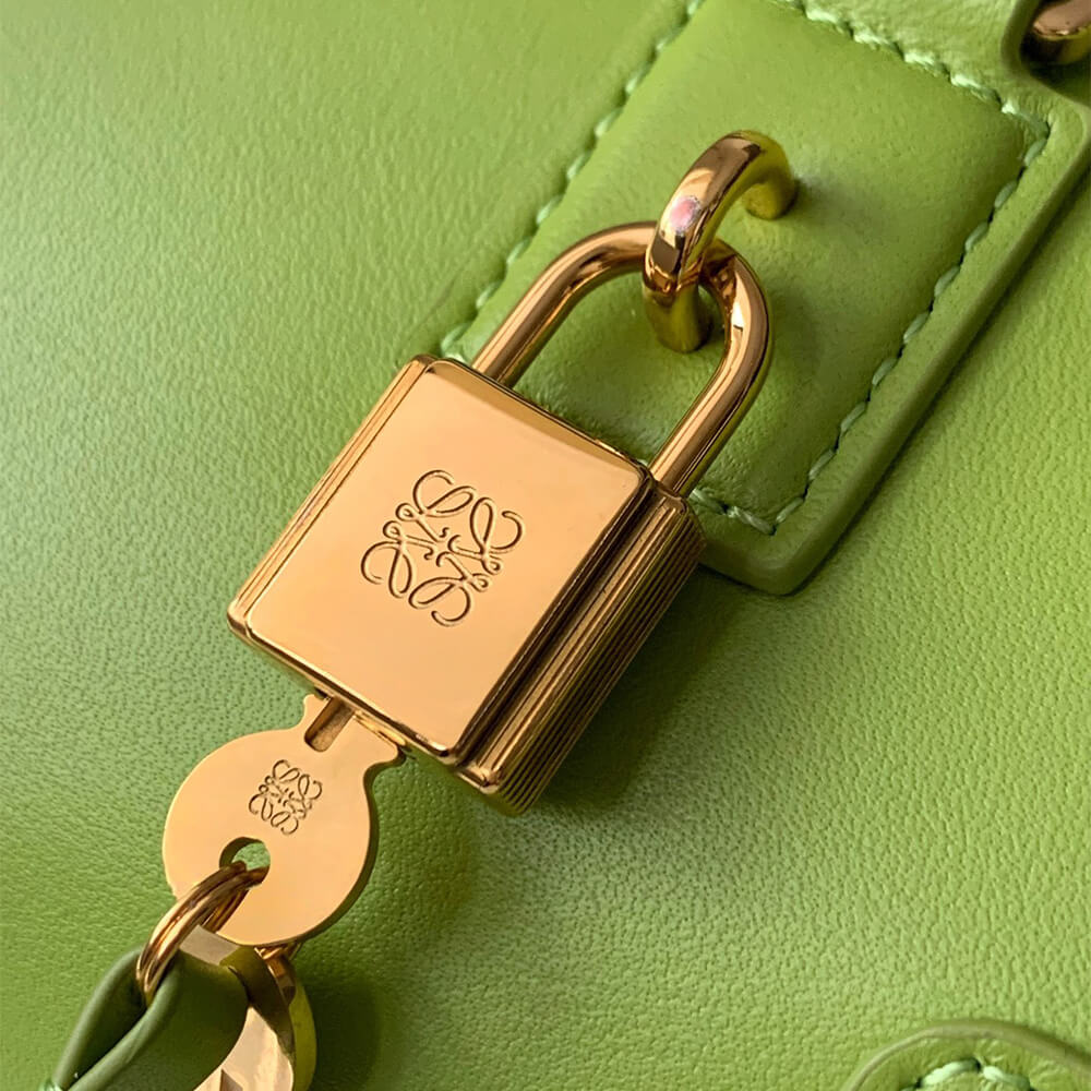 18101-6 LOEWE Amazona 23 Cropped bag in nappa calfskin(HIGH-END GRADE)