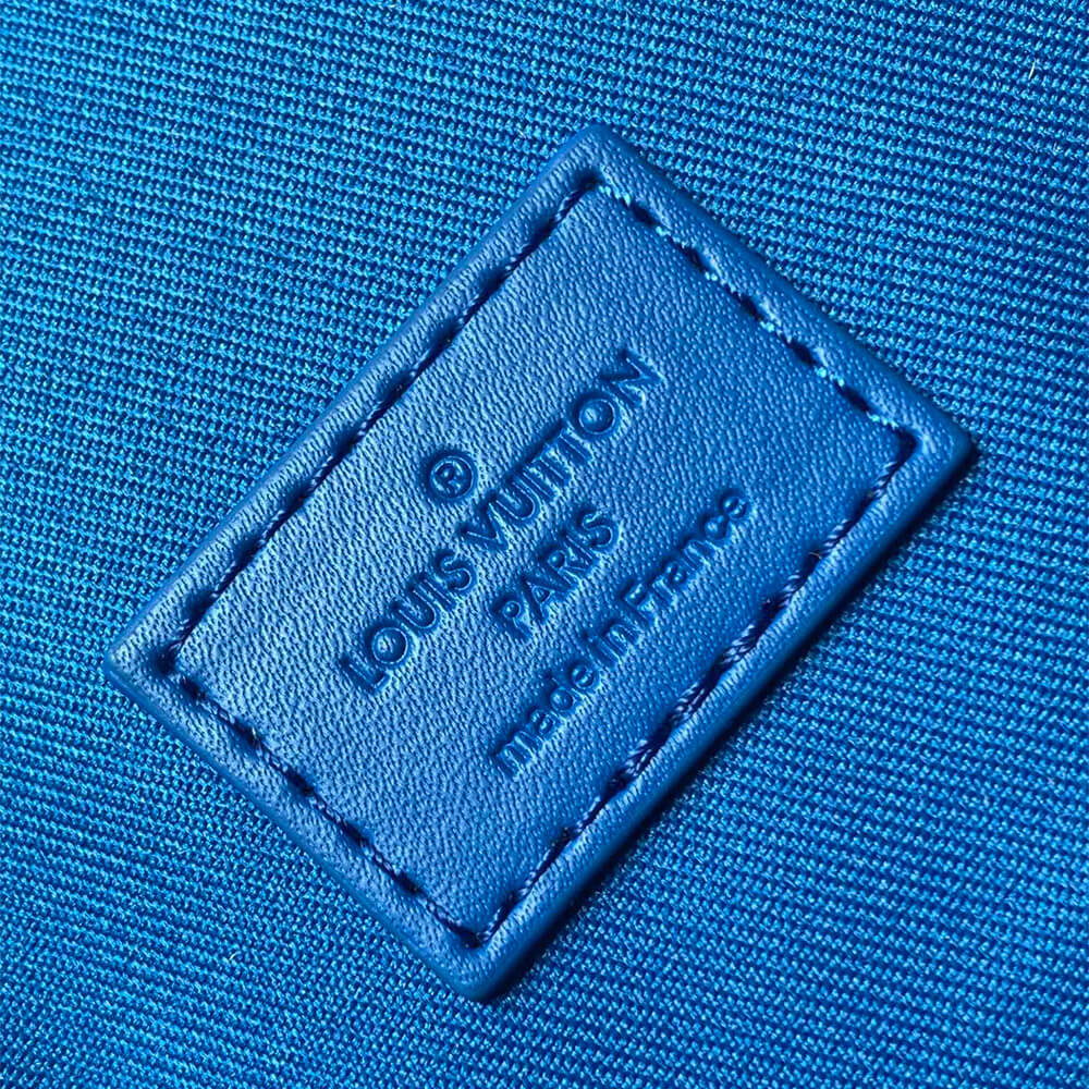 18237-7 LV Christopher MM