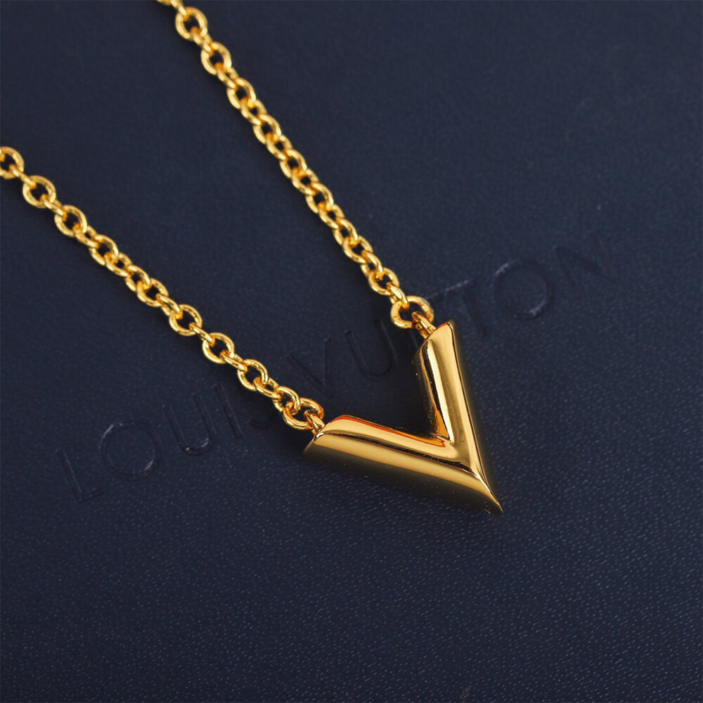 LV Essentianl V Necklace
