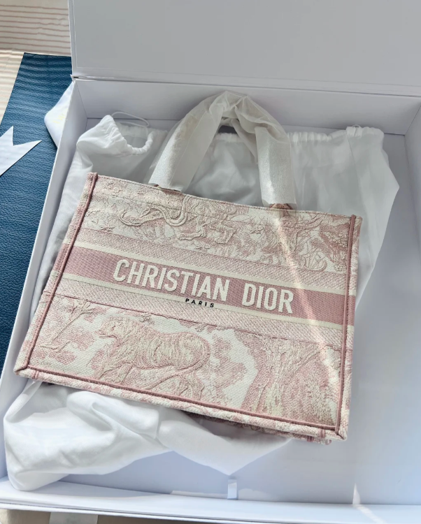 Image #1 from Arabella