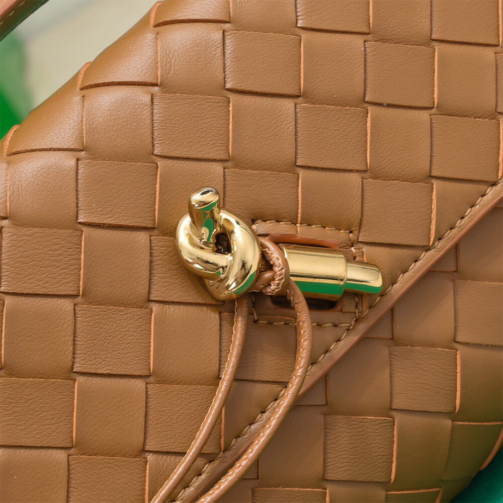 64533-6 Bottega Veneta Andiamo Clutch(HIGH-END GRADE)