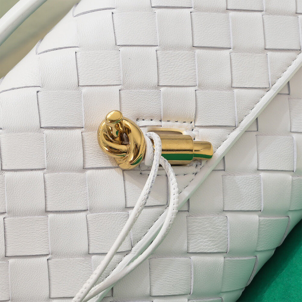 64534-6 Bottega Veneta Andiamo Clutch(HIGH-END GRADE)