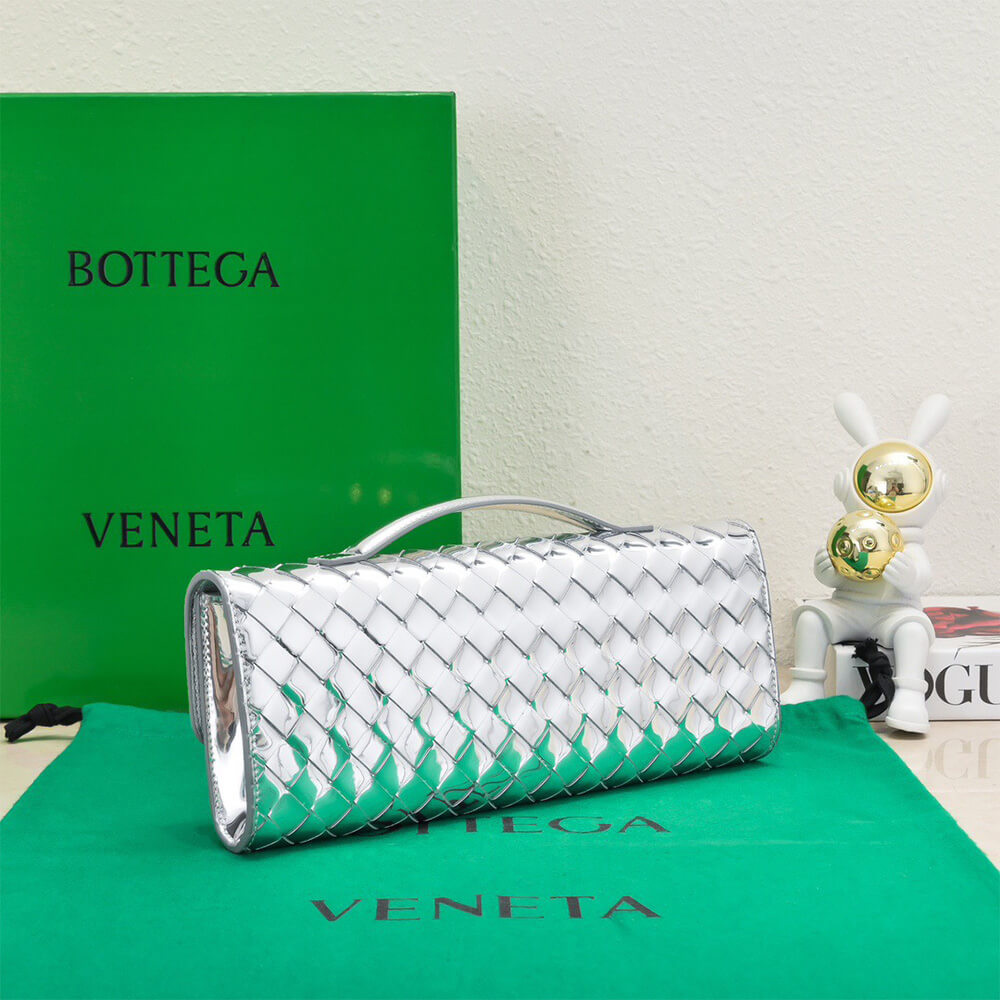 Bottega Veneta Andiamo Clutch(HIGH-END GRADE)