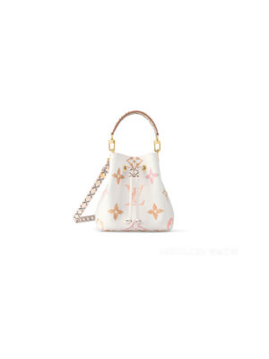 LV By the Pool NEONOE BB