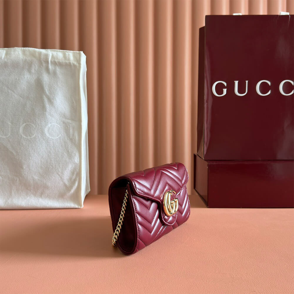 GG Marmont wallet on chain