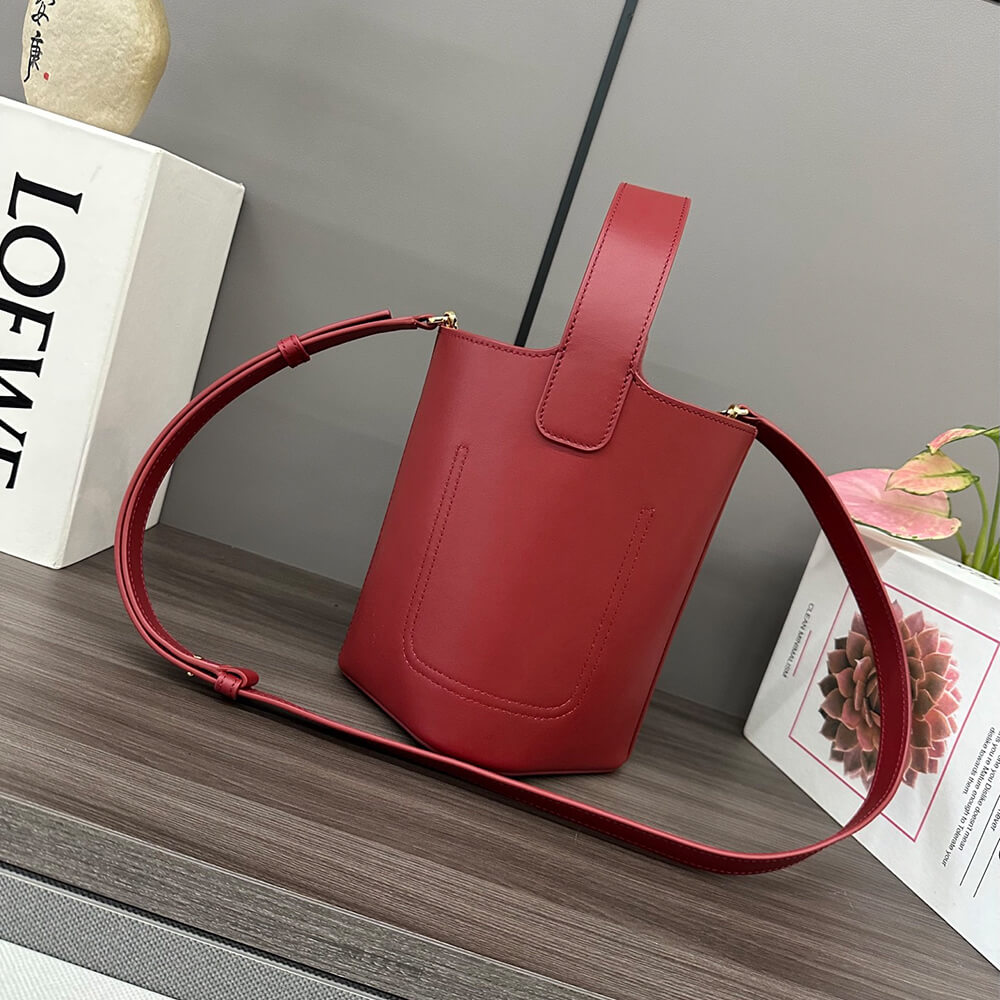 LOEWE Mini Pebble bucket in smooth calfskin(high-end grade)