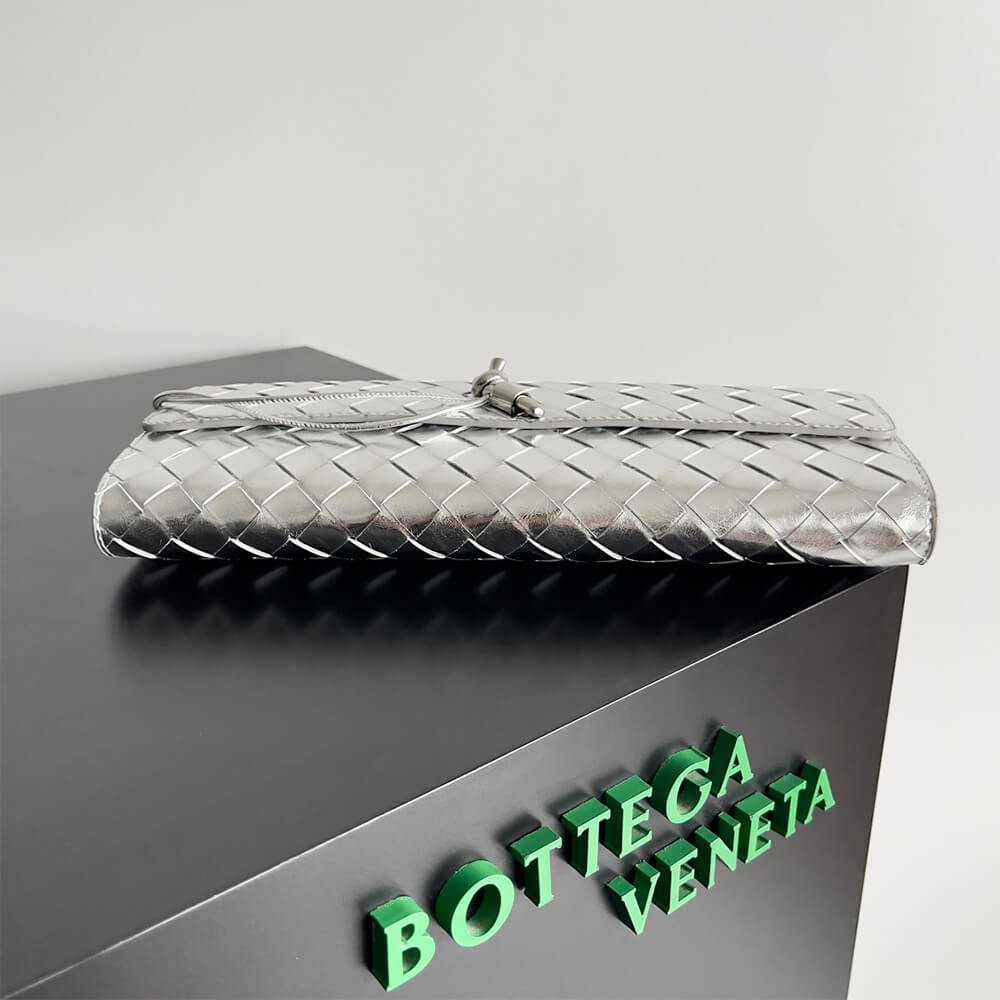Bottega Veneta Andiamo Clutch(HIGH-END GRADE)