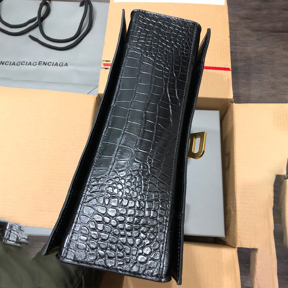 Balenciaga Women’s Crush Chain Bag Medium(HIGH-END GRADE)