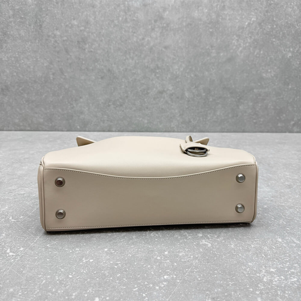 Balenciaga Women’s Rodeo Handbag Medium(HIGH-END GRADE)