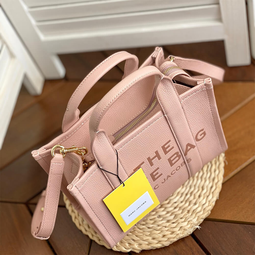MARC JACOBS THE LEATHER TOTE BAG