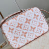 LV By the Pool NEONOE BB