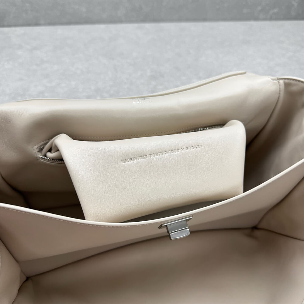Balenciaga Women’s Rodeo Handbag Medium(HIGH-END GRADE)