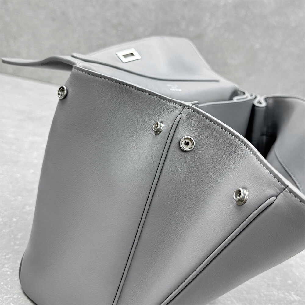 Balenciaga Women’s Rodeo Handbag Medium(HIGH-END GRADE)